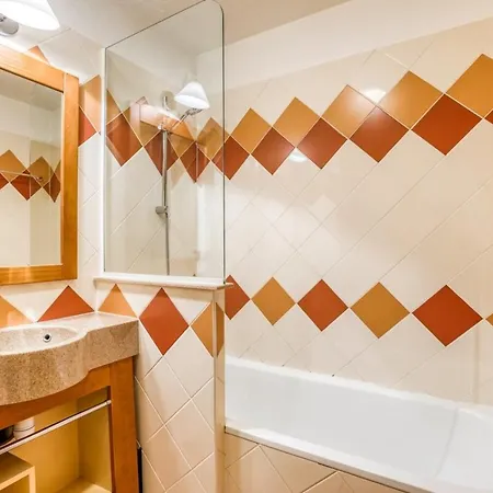 Location Is Ideal For This Apartment In Chamonix Chamonix